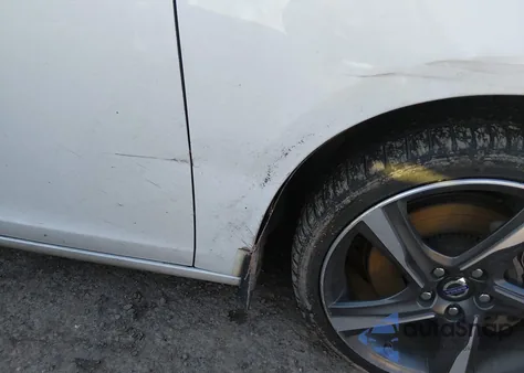 2012 Volvo S60 T6 из США, поврежденный, VIN YV1902FH4C2102033